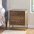 Comodino con 3 cassetti in legno di mango, design a scaglie di pesce dorate e gambe in ferro, marrone