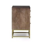Comodino con 3 cassetti in legno di mango, design a scaglie di pesce dorate e gambe in ferro, marrone