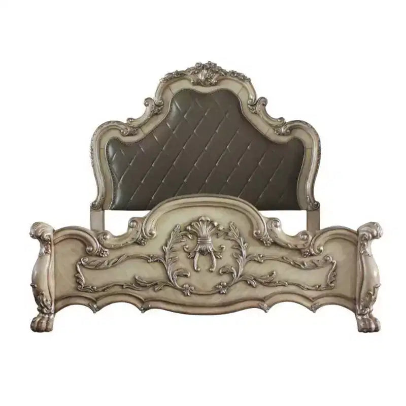 Letto a piattaforma Queen 92" trapuntato in similpelle con volute decorative e intagli, bianco osso vintage